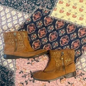 Michael Michael Kors Size 12 Girls Lill Lottie Suede Studded Bootie Brown Honey